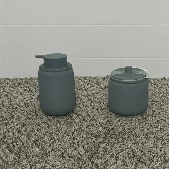 Ugg Lotion and Jar - Picture 1 of 4